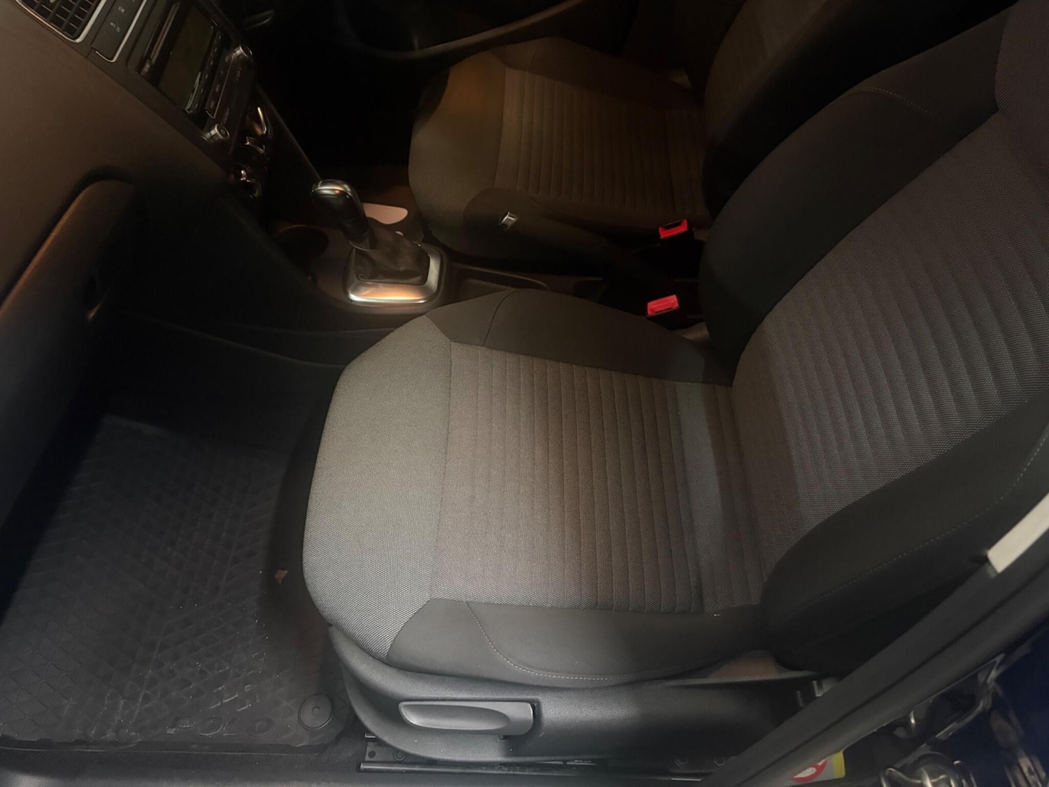 Used Volkswagen Polo 2010 for sale - 76832656: Photo 20