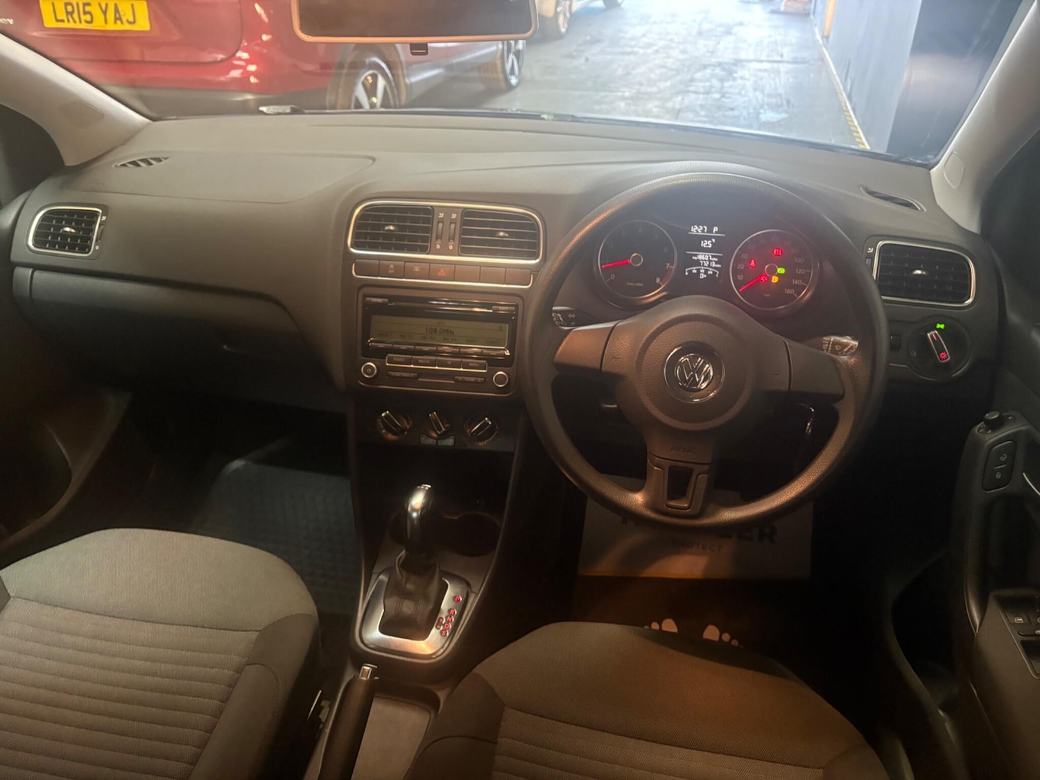 Used Volkswagen Polo 2010 for sale - 76832656: Photo 28