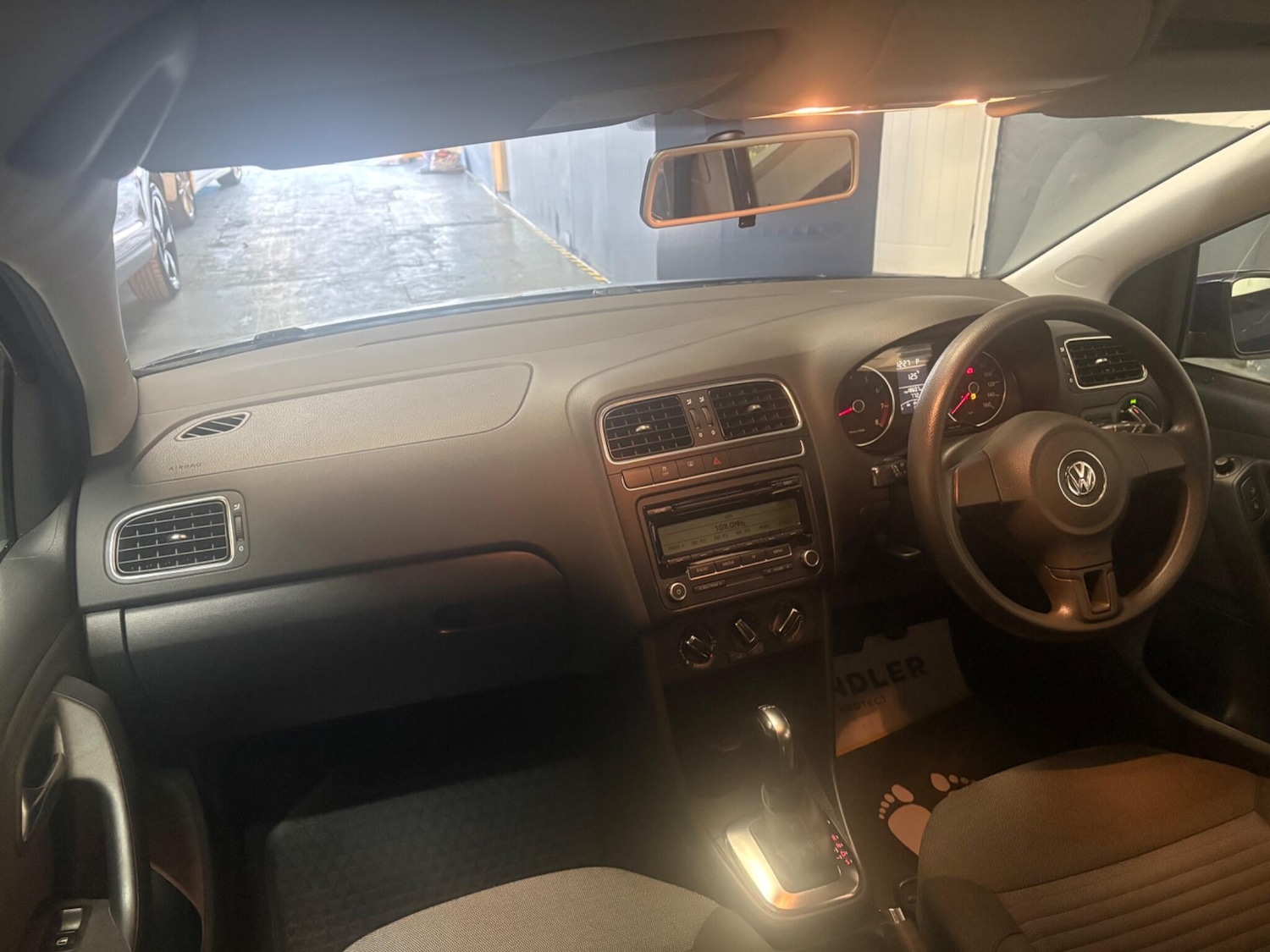 Used Volkswagen Polo 2010 for sale - 76832656: Photo 30