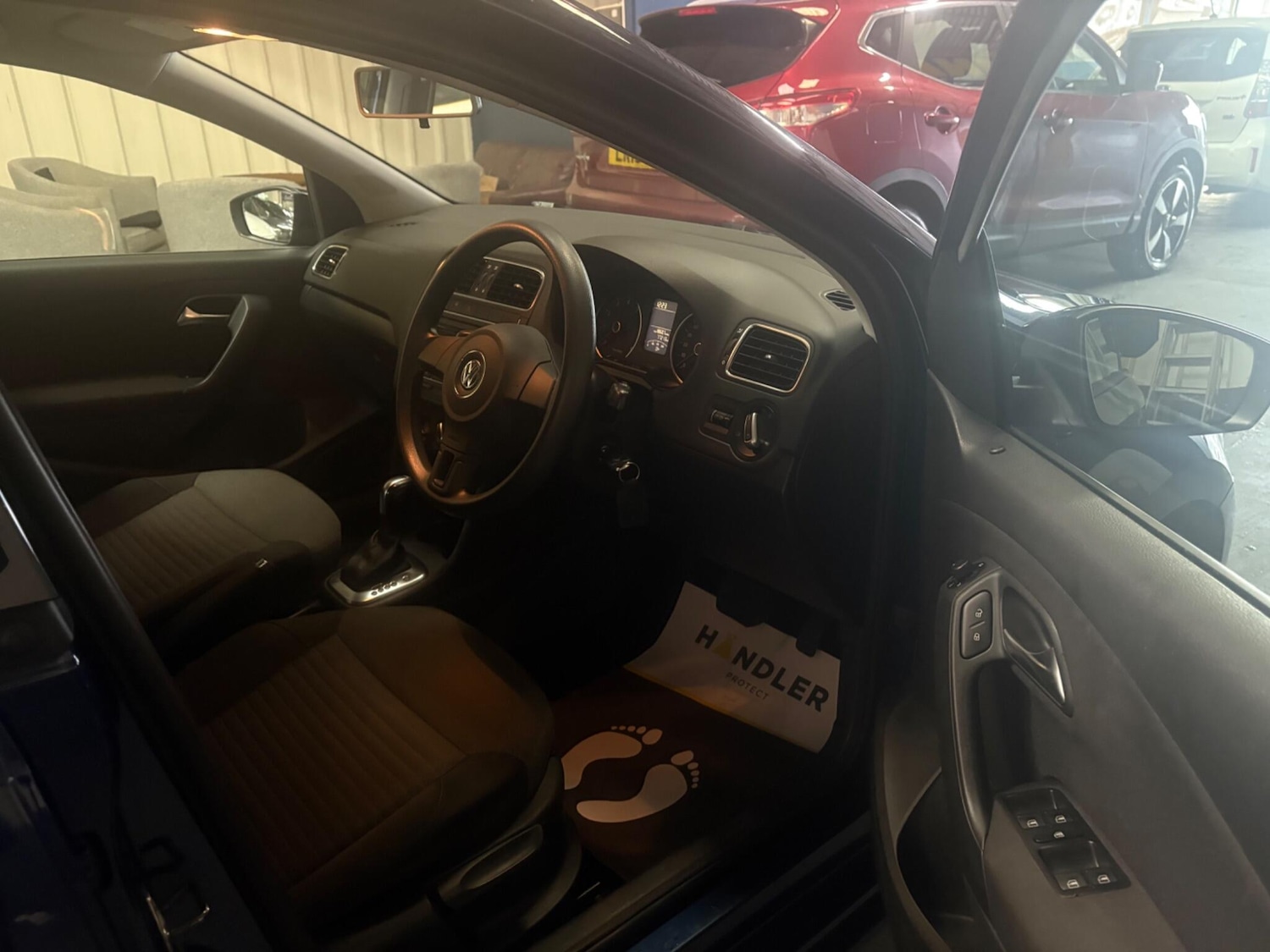 Used Volkswagen Polo 2010 for sale - 76832656: Photo 9