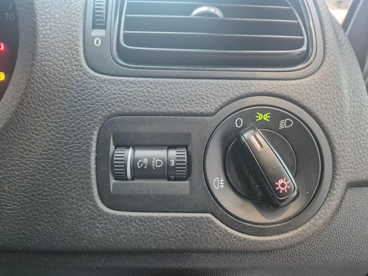 Used Volkswagen Polo 2012 for sale - 76715034: Photo 15