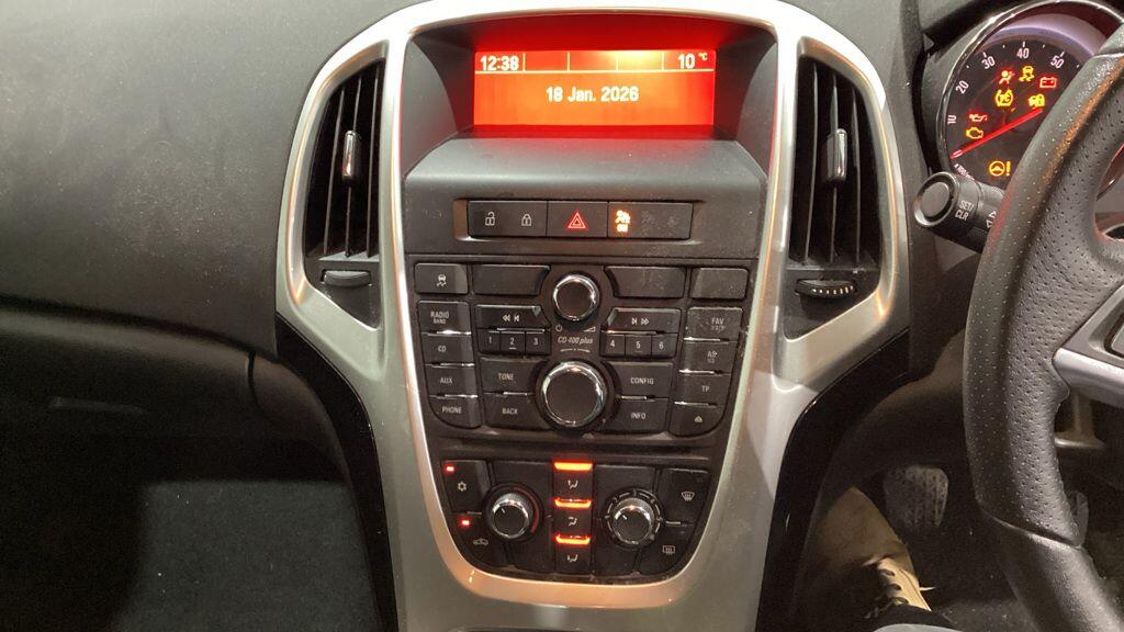 Used Vauxhall Astra 2015 for sale - 77320405: Photo 9