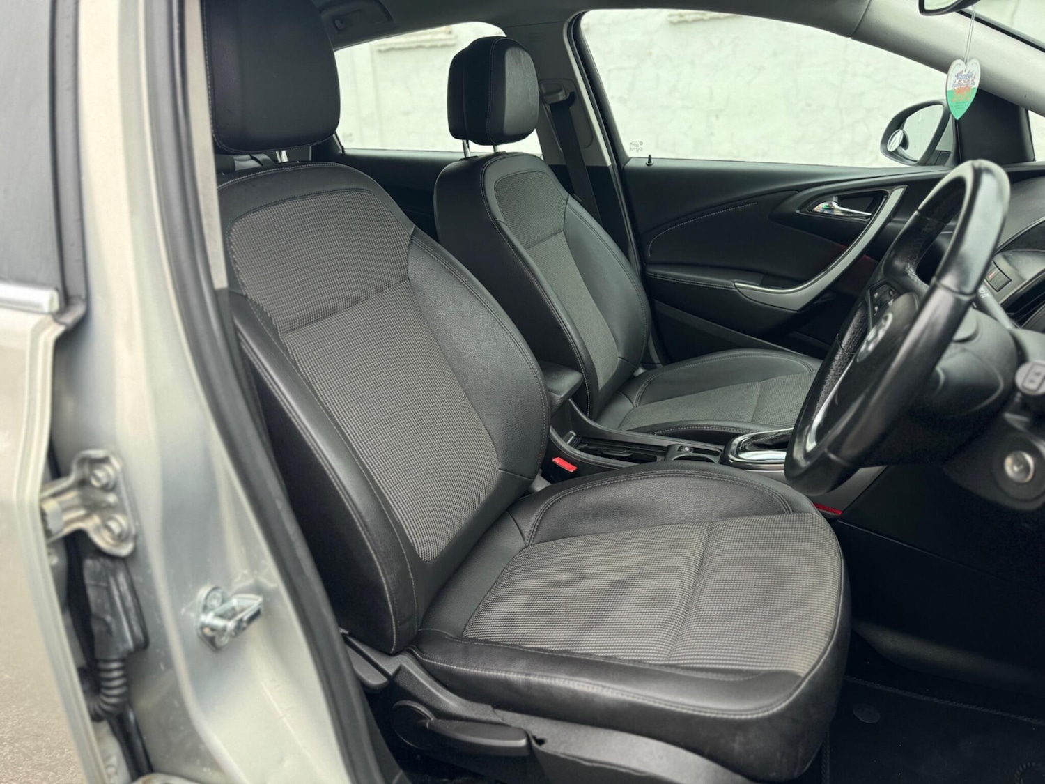 Used Vauxhall Astra 2010 for sale - 77057317: Photo 14