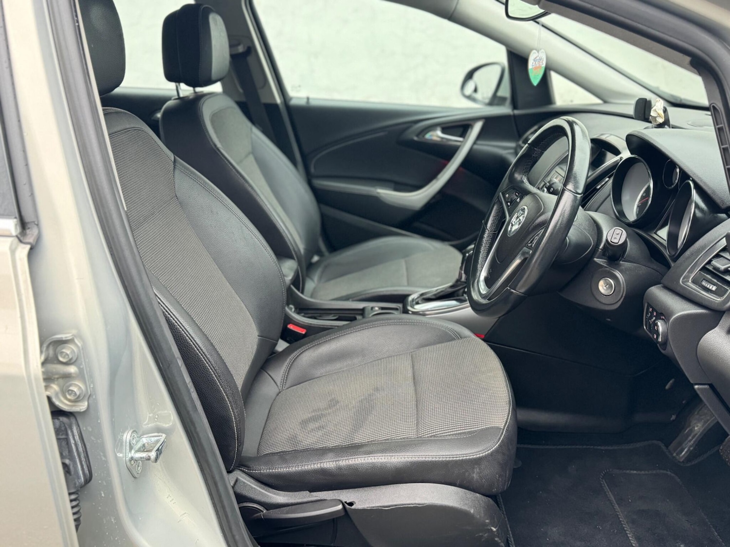 Used Vauxhall Astra 2010 for sale - 77057317: Photo 16