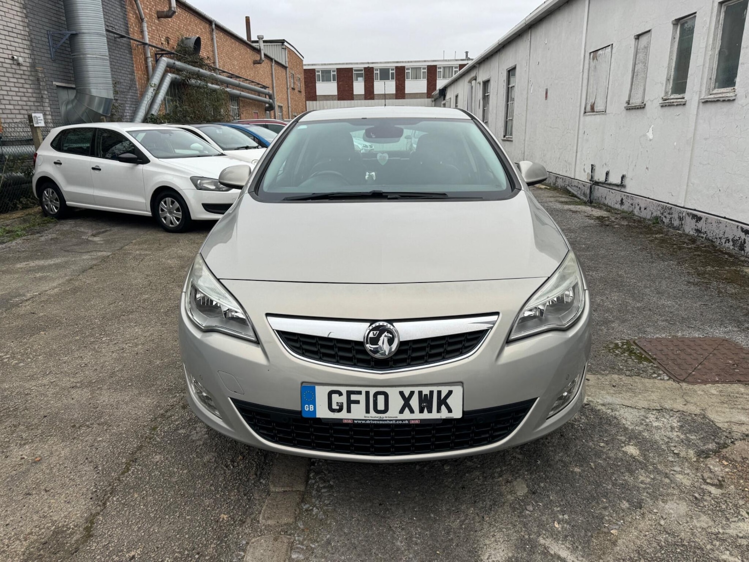 Used Vauxhall Astra 2010 for sale - 77057317: Photo 2