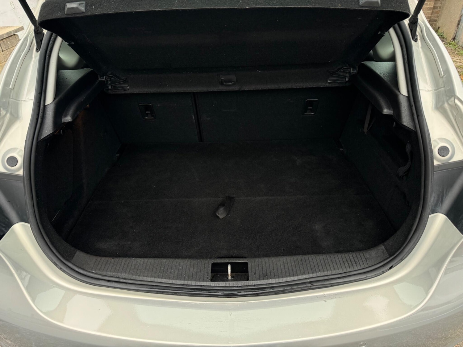 Used Vauxhall Astra 2010 for sale - 77057317: Photo 23