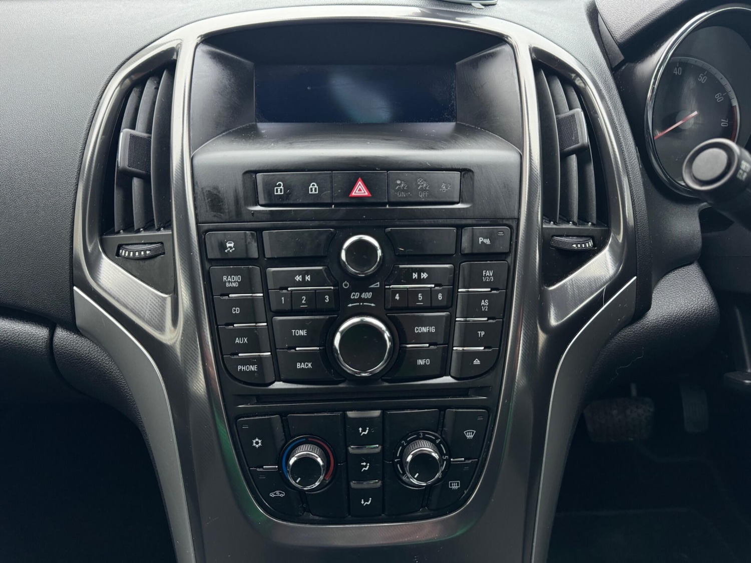 Used Vauxhall Astra 2010 for sale - 77057317: Photo 28