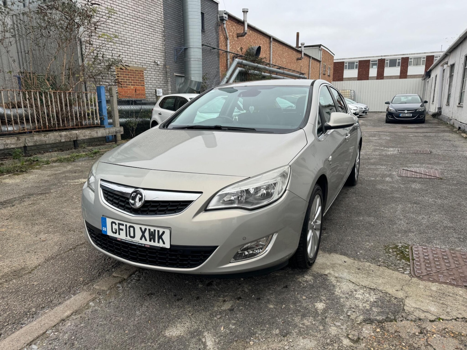 Used Vauxhall Astra 2010 for sale - 77057317: Photo 3