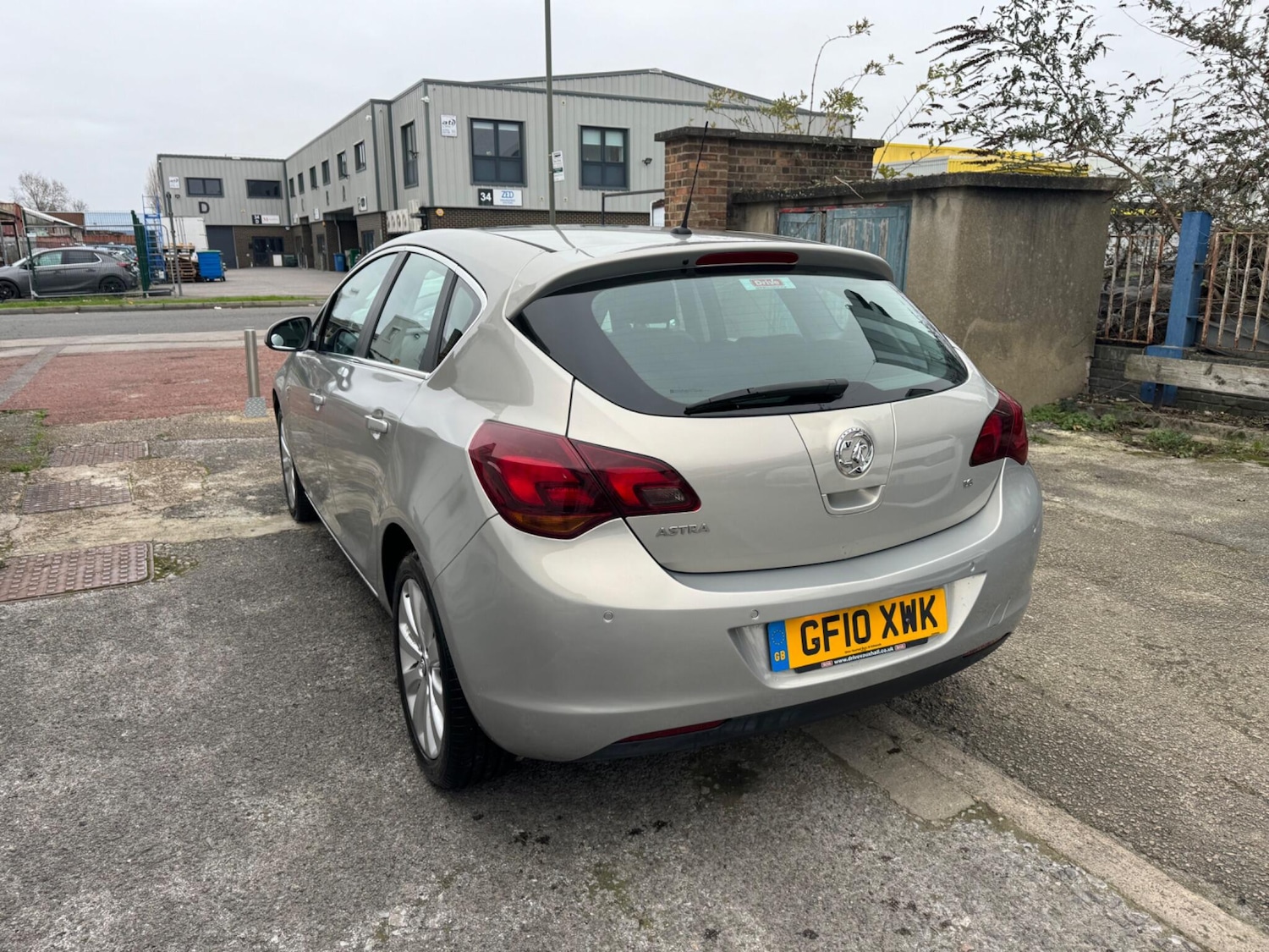 Used Vauxhall Astra 2010 for sale - 77057317: Photo 4