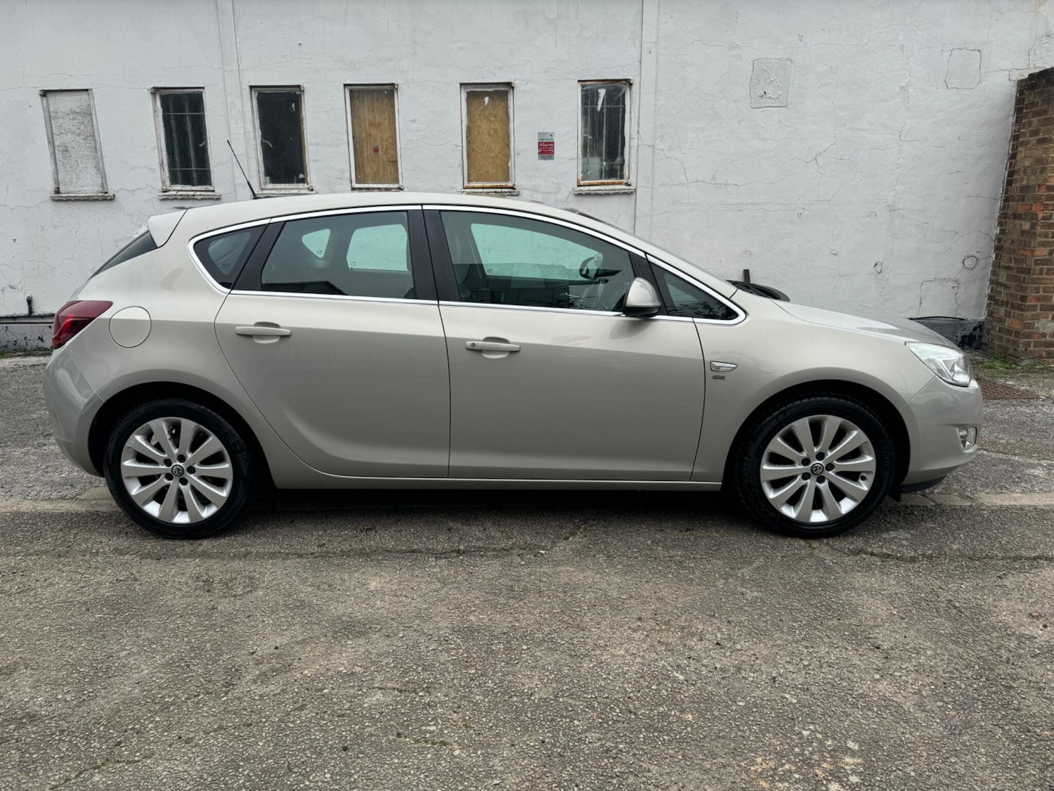 Used Vauxhall Astra 2010 for sale - 77057317: Photo 7