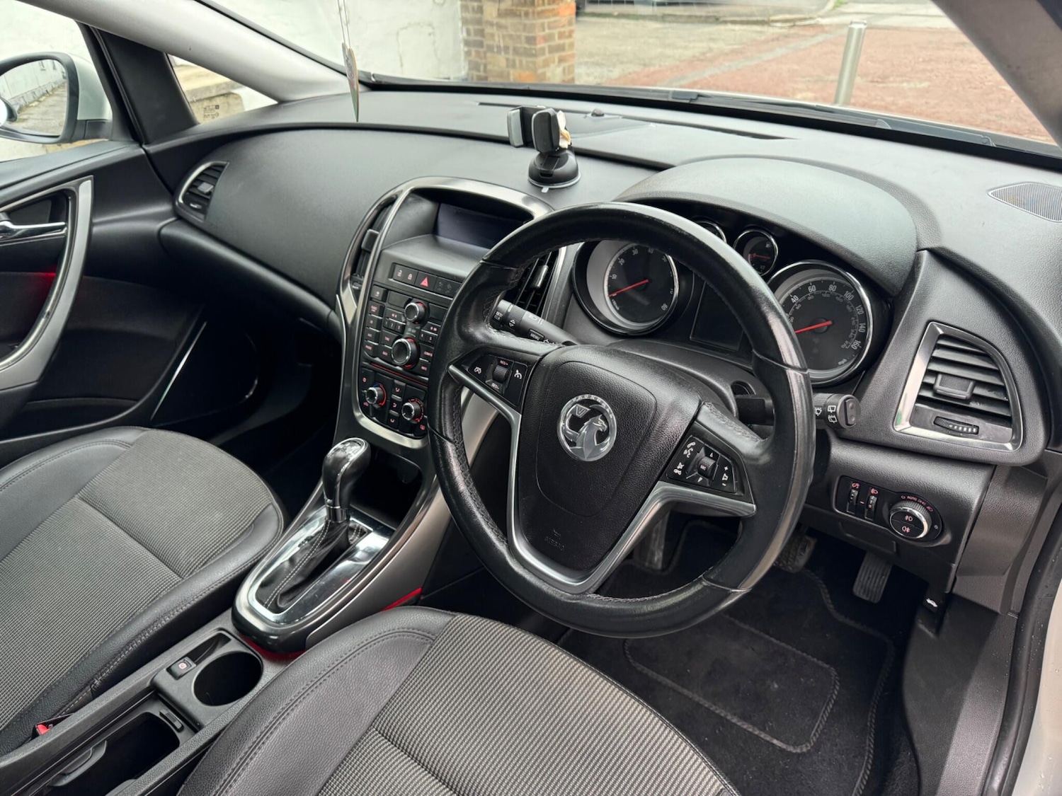 Used Vauxhall Astra 2010 for sale - 77057317: Photo 9