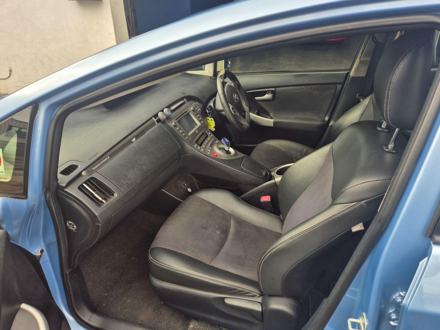 Used Toyota Prius 2014 for sale - 77633143: Photo 11