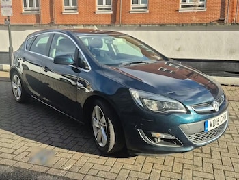 2015 (15) - 1.6i 16V SRi 5dr