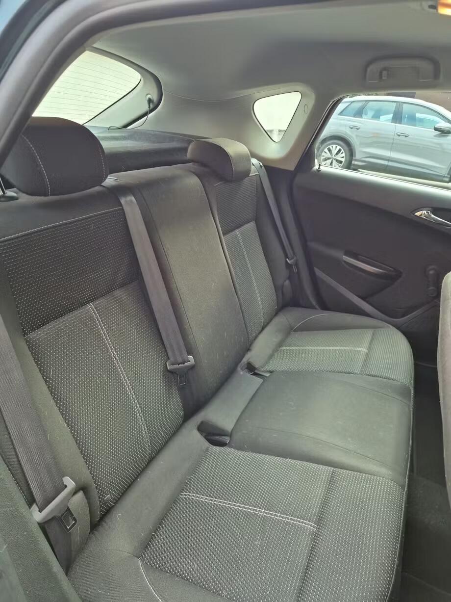 Used Vauxhall Astra 2015 for sale - 76936109: Photo 6