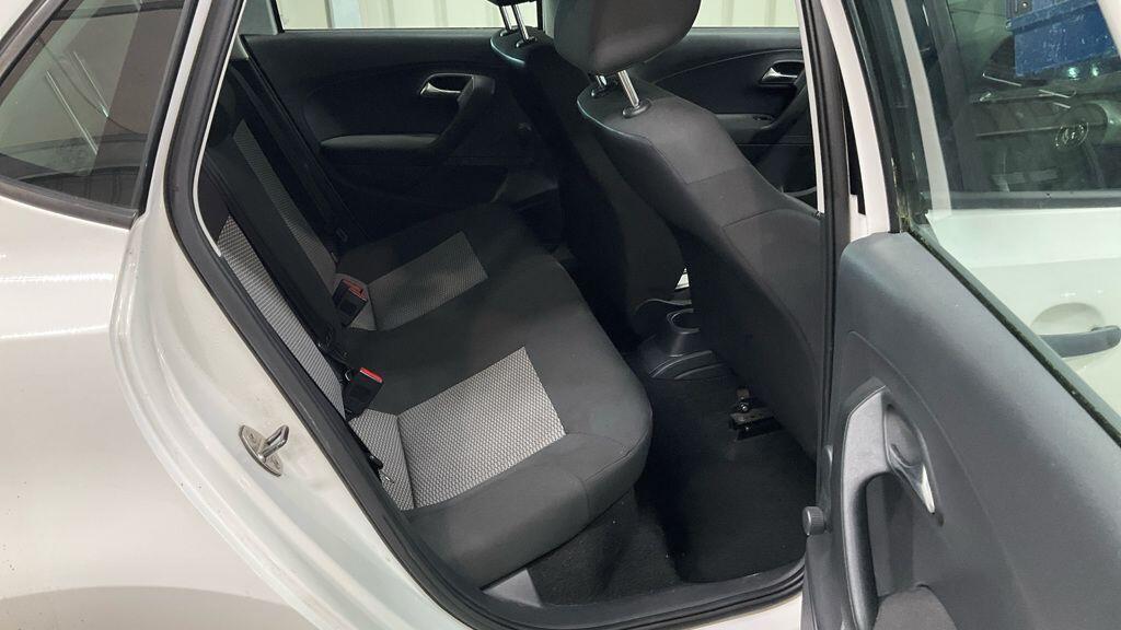 Used Volkswagen Polo 2011 for sale - 76936119: Photo 14