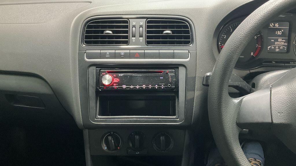 Used Volkswagen Polo 2011 for sale - 76936119: Photo 17