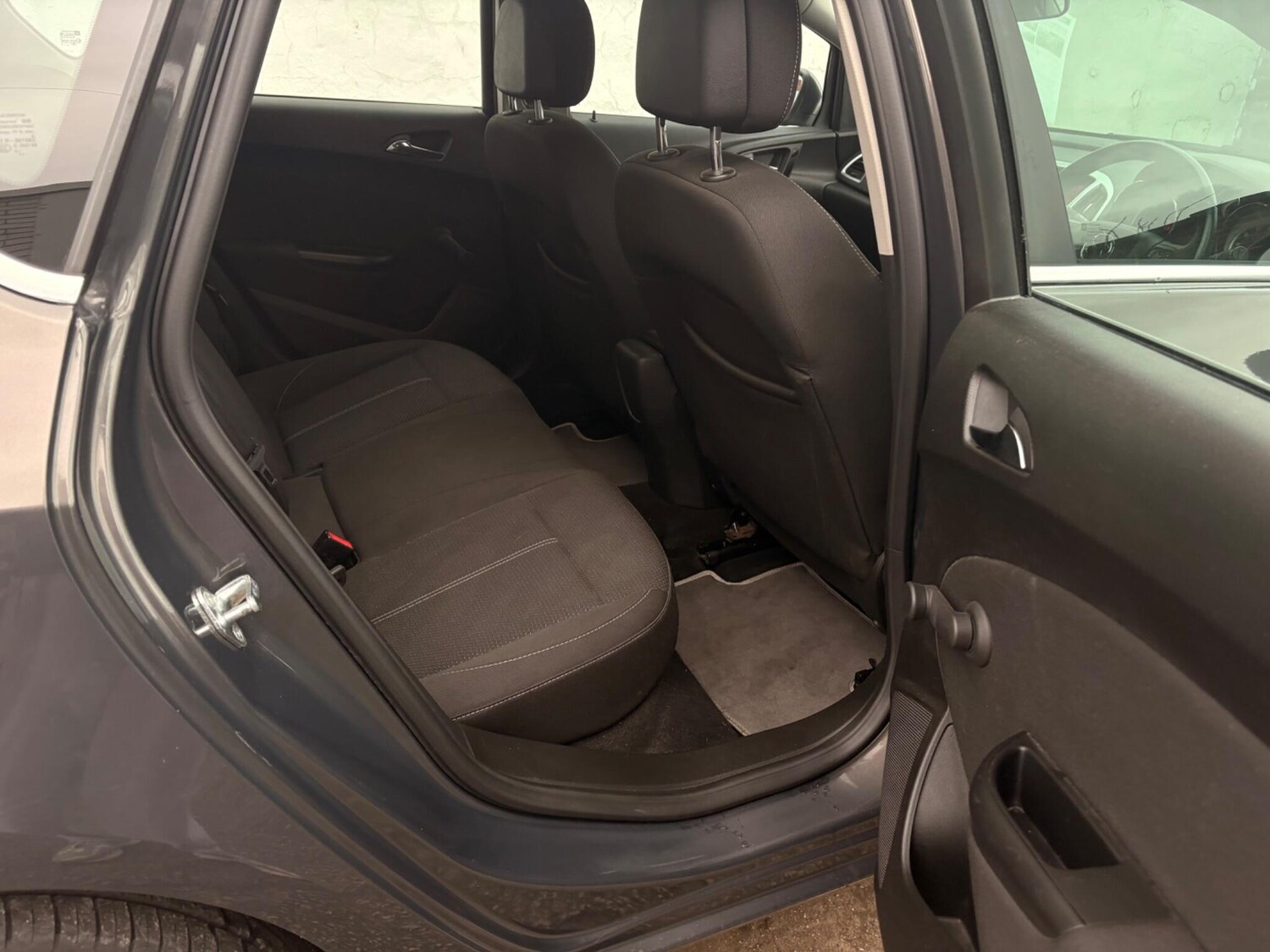 Used Vauxhall Astra 2015 for sale - 78058375: Photo 23