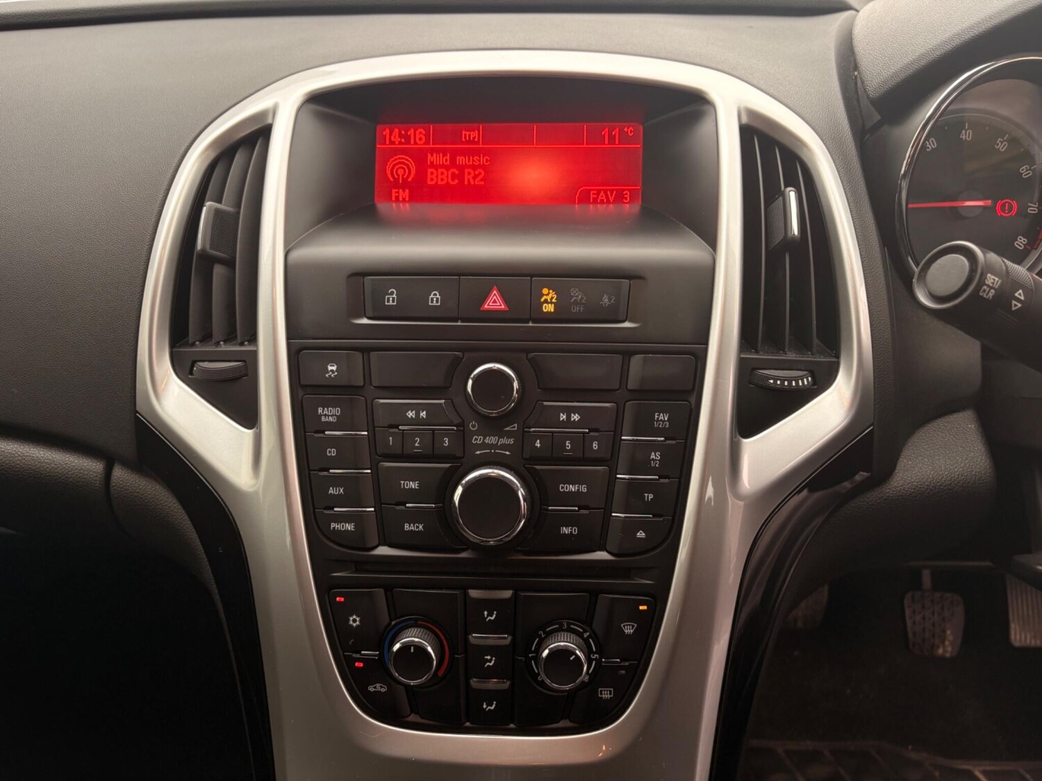 Used Vauxhall Astra 2015 for sale - 78058375: Photo 34