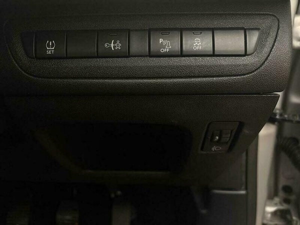 Used Peugeot 208 2015 for sale - 75687882: Photo 11