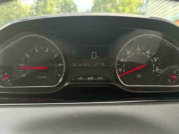 Used Peugeot 208 2015 for sale - 75687882: Photo 12