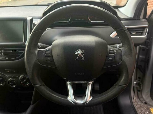 Used Peugeot 208 2015 for sale - 75687882: Photo 13