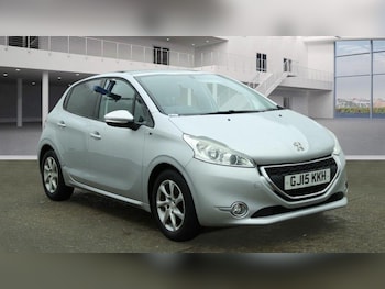 Used Peugeot 208 2015 for sale - 75687882: Photo