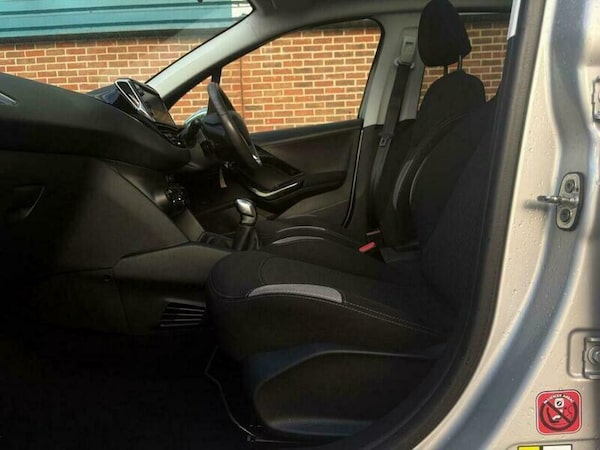 Used Peugeot 208 2015 for sale - 75687882: Photo 28