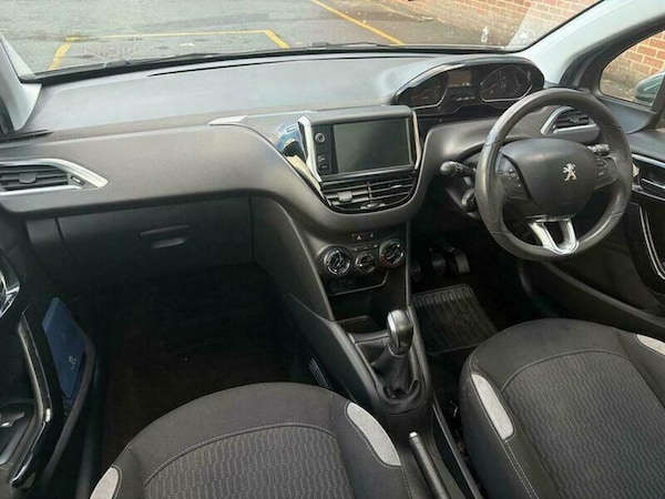 Used Peugeot 208 2015 for sale - 75687882: Photo 37