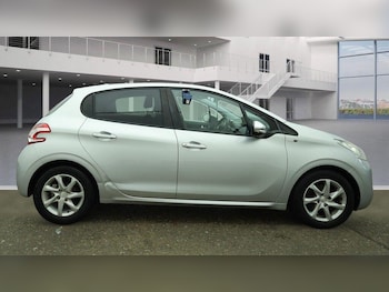 Used Peugeot 208 2015 for sale - 75687882: Photo