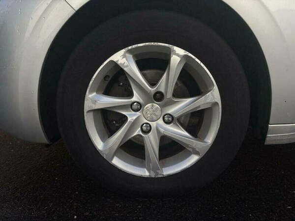 Used Peugeot 208 2015 for sale - 75687882: Photo 42