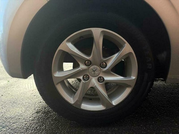 Used Peugeot 208 2015 for sale - 75687882: Photo 44