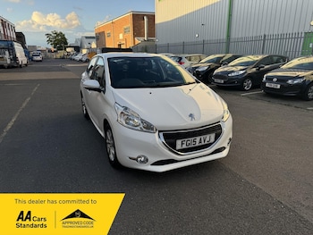 Used Peugeot 208 2015 for sale - 75809027: Photo