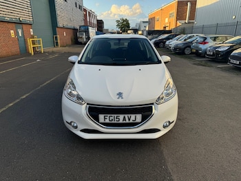 Used Peugeot 208 2015 for sale - 75809027: Photo