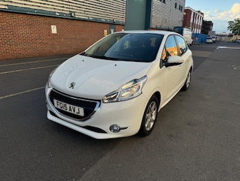 Used Peugeot 208 2015 for sale - 75809027: Photo