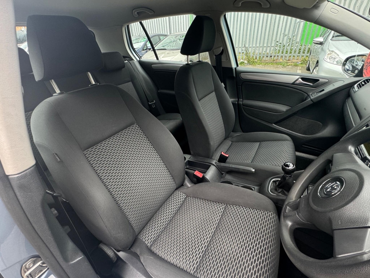 Used Volkswagen Golf 2010 for sale - 76060018: Photo 14