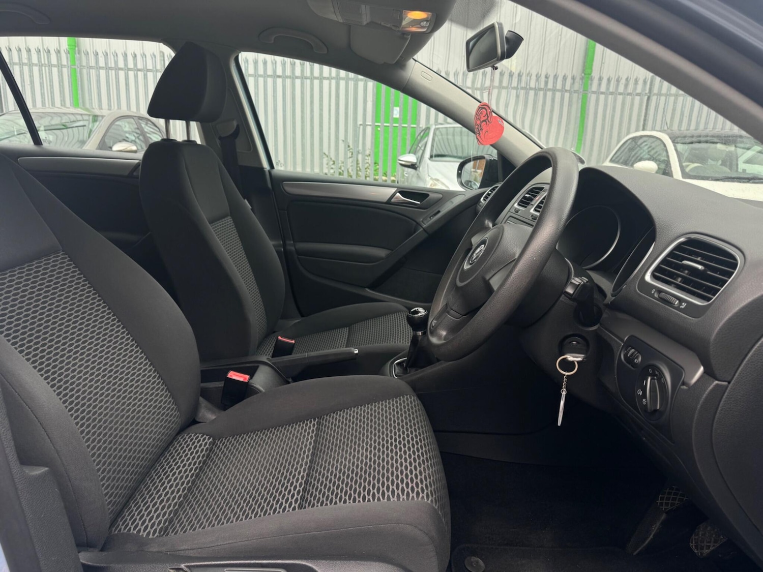 Used Volkswagen Golf 2010 for sale - 76060018: Photo 16