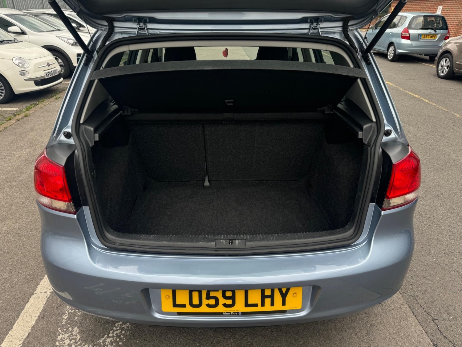 Used Volkswagen Golf 2010 for sale - 76060018: Photo 27