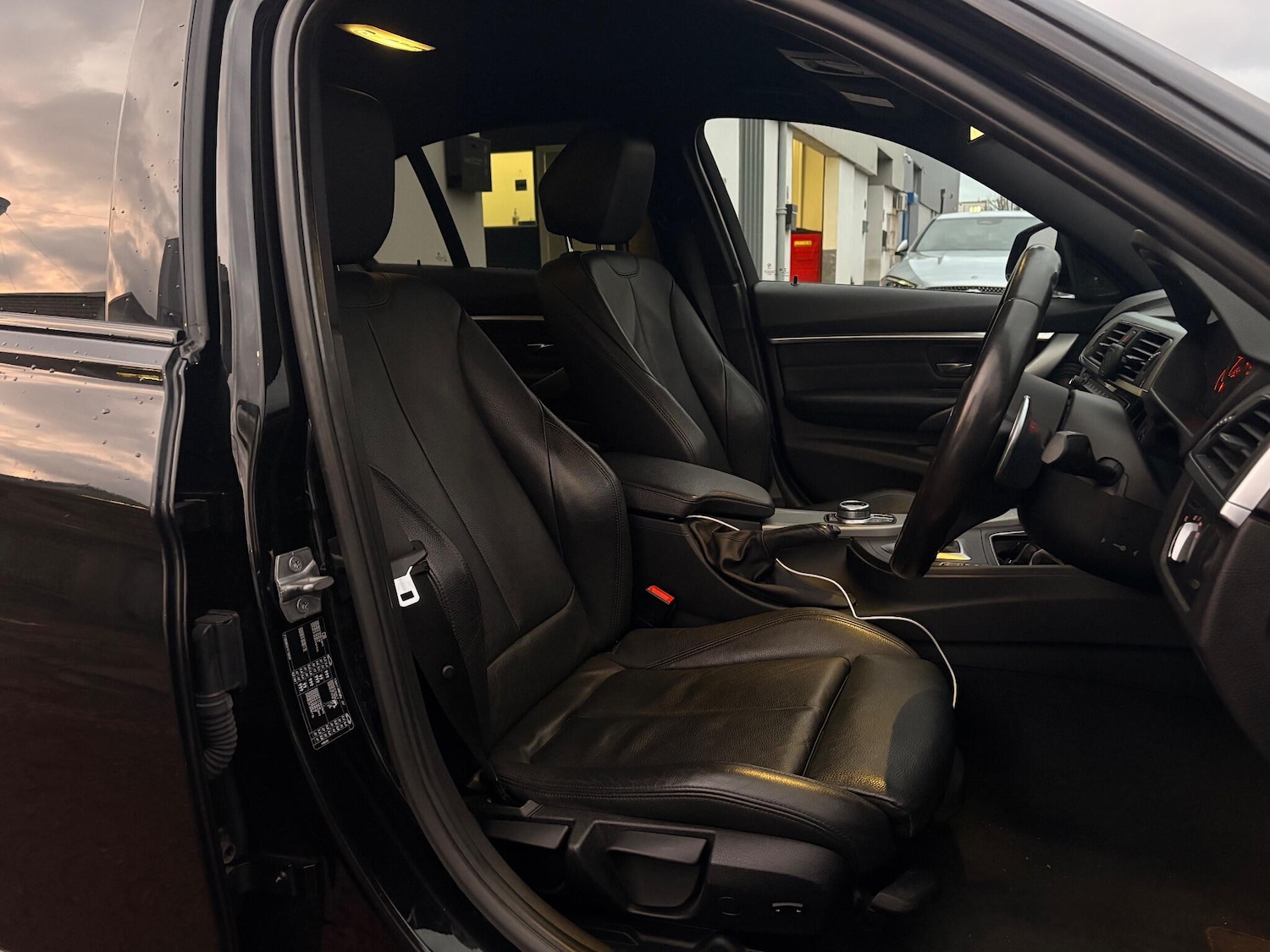 Used BMW 3 Series 2018 for sale - 77143939: Photo 10