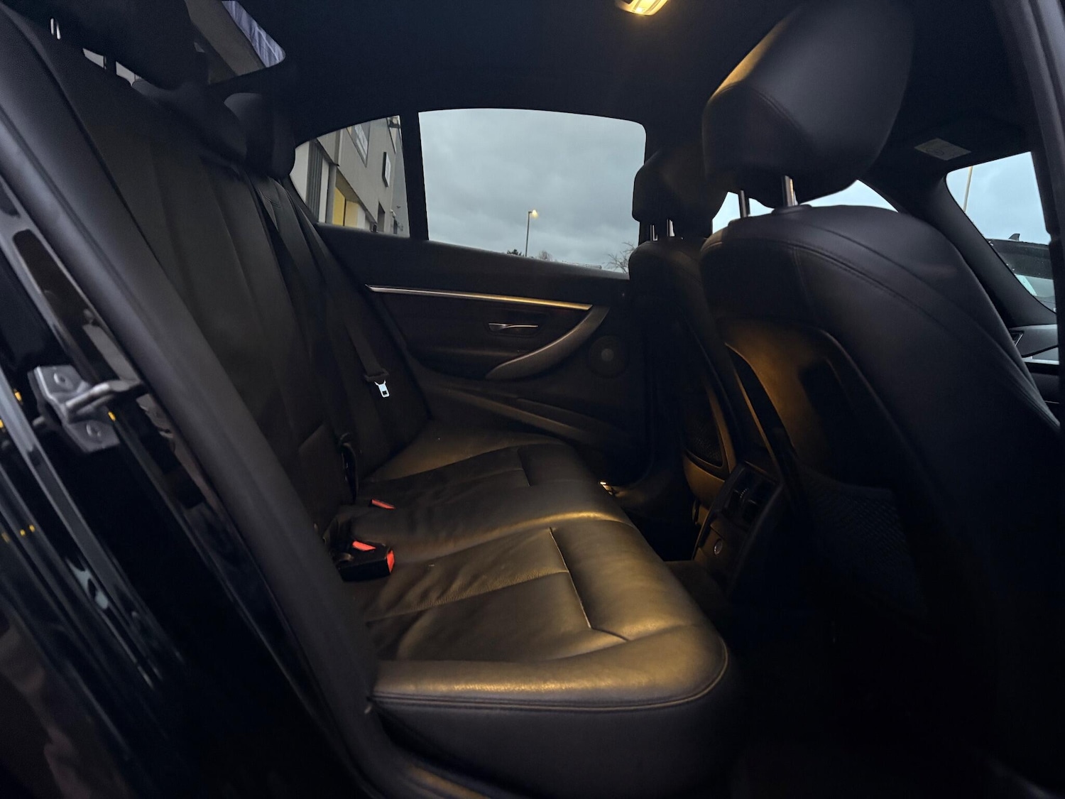 Used BMW 3 Series 2018 for sale - 77143939: Photo 32