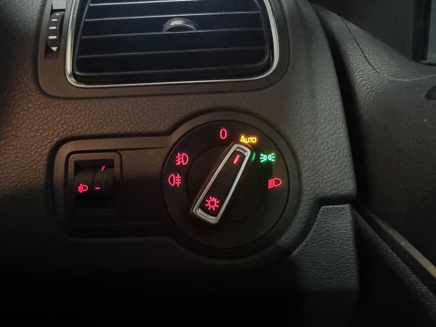 Used Volkswagen Polo 2016 for sale - 77143768: Photo 19