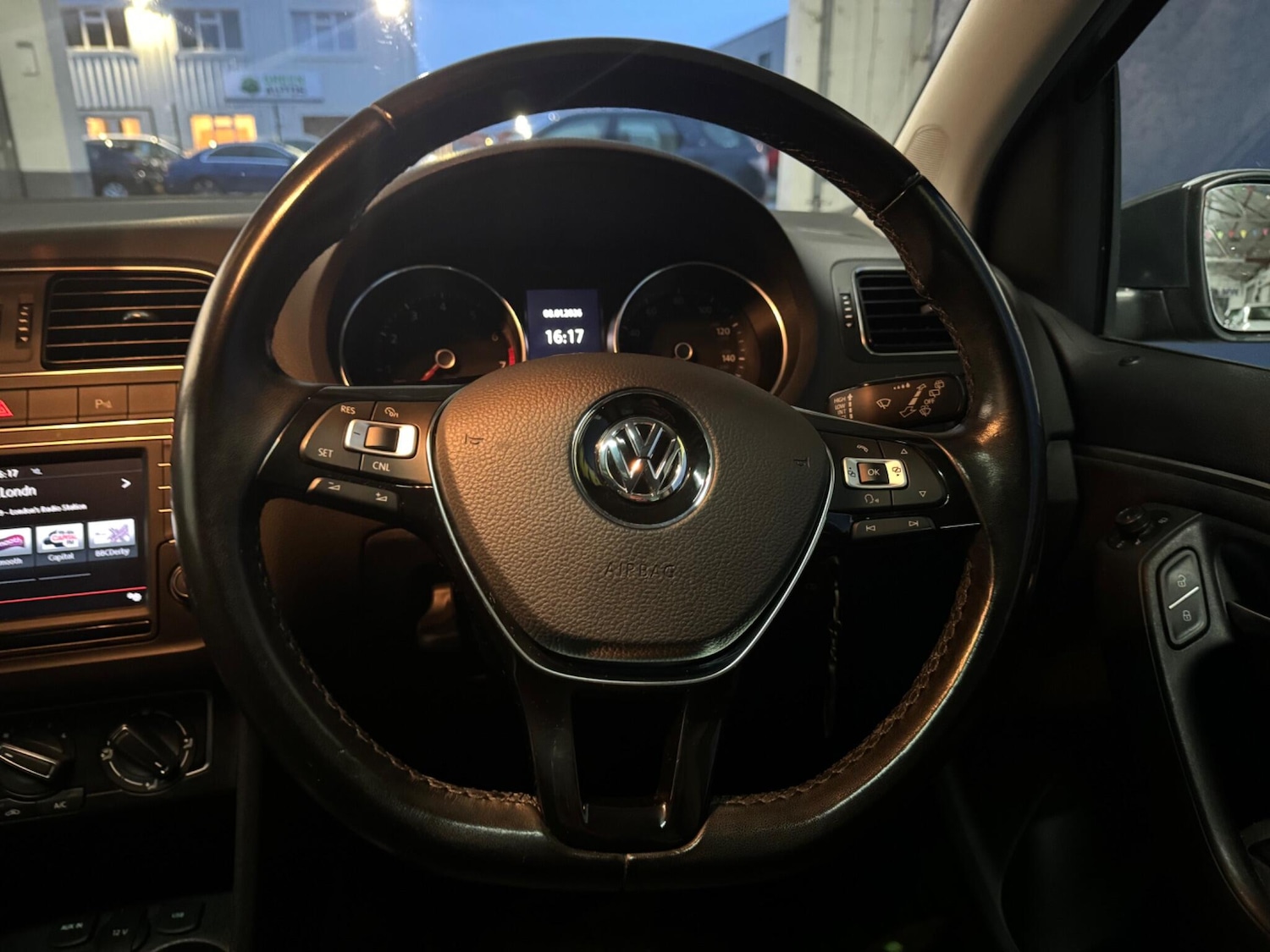 Used Volkswagen Polo 2016 for sale - 77143768: Photo 27