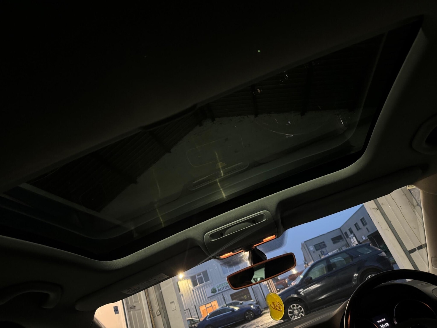 Used Volkswagen Polo 2016 for sale - 77143768: Photo 28