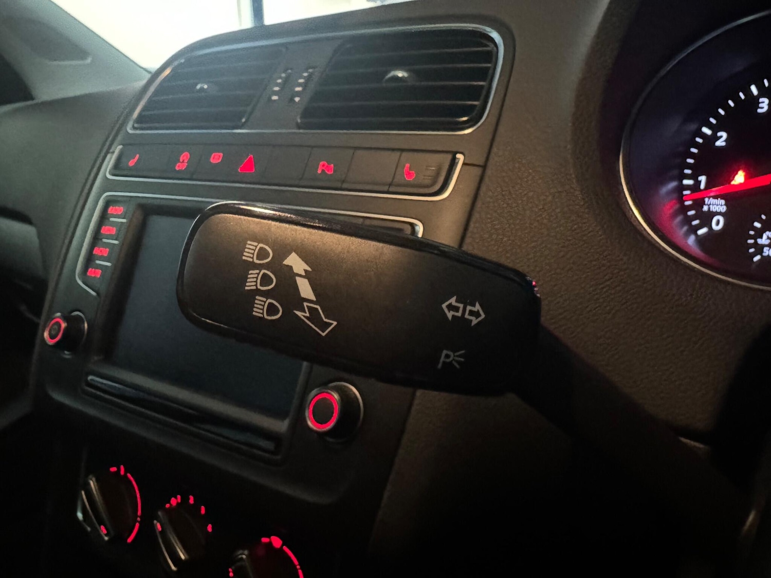 Used Volkswagen Polo 2016 for sale - 77143768: Photo 29