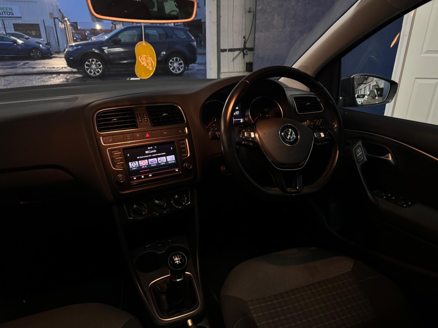 Used Volkswagen Polo 2016 for sale - 77143768: Photo 9