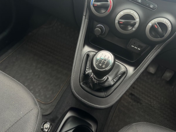 Used Hyundai i10 2013 for sale - 76099530: Photo 10