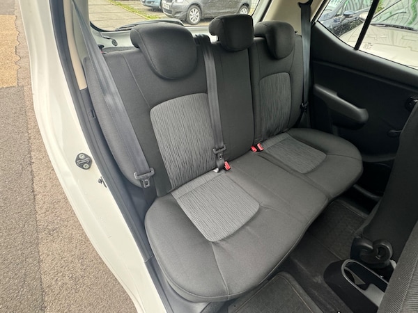 Used Hyundai i10 2013 for sale - 76099530: Photo 19