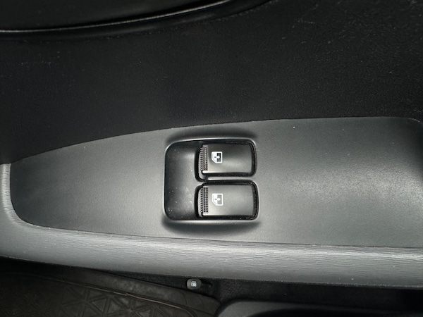Used Hyundai i10 2013 for sale - 76099530: Photo 20