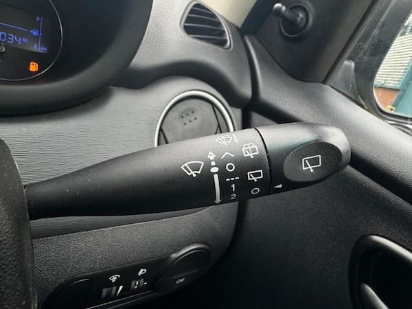 Used Hyundai i10 2013 for sale - 76099530: Photo 22