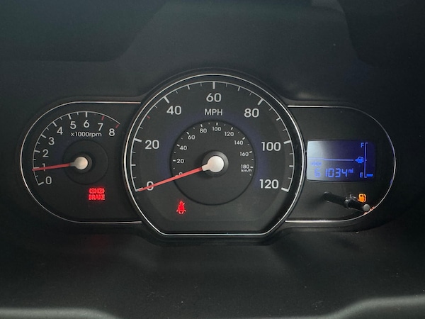 Used Hyundai i10 2013 for sale - 76099530: Photo 25