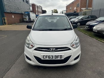 Used Hyundai i10 2013 for sale - 76099530: Photo 2
